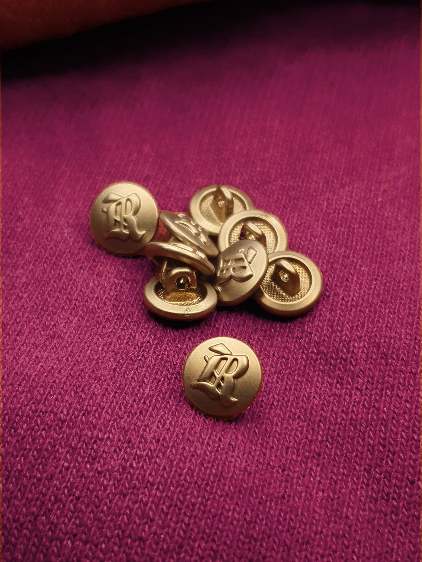 Raees R Metal Button